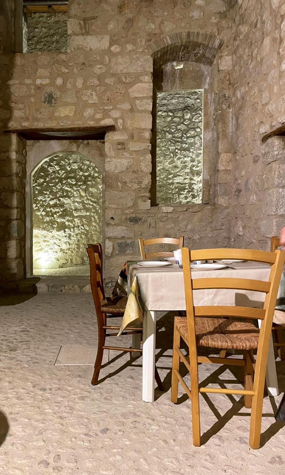 Palazzo Pirro Dimora Storica Bed & Breakfast Acciano Exterior photo