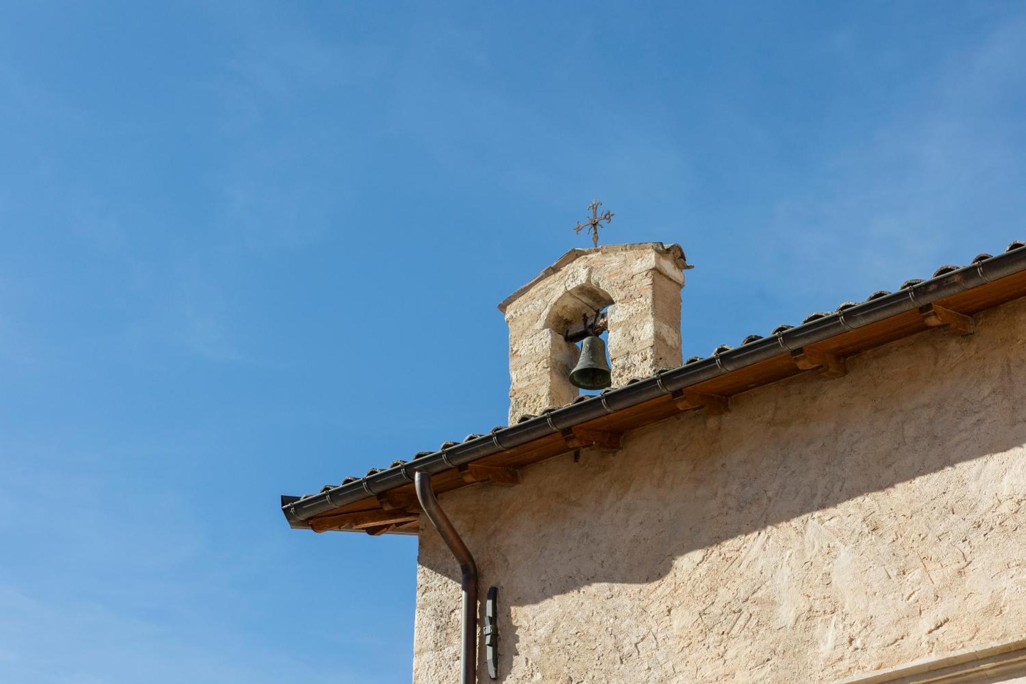 Palazzo Pirro Dimora Storica Bed & Breakfast Acciano Exterior photo
