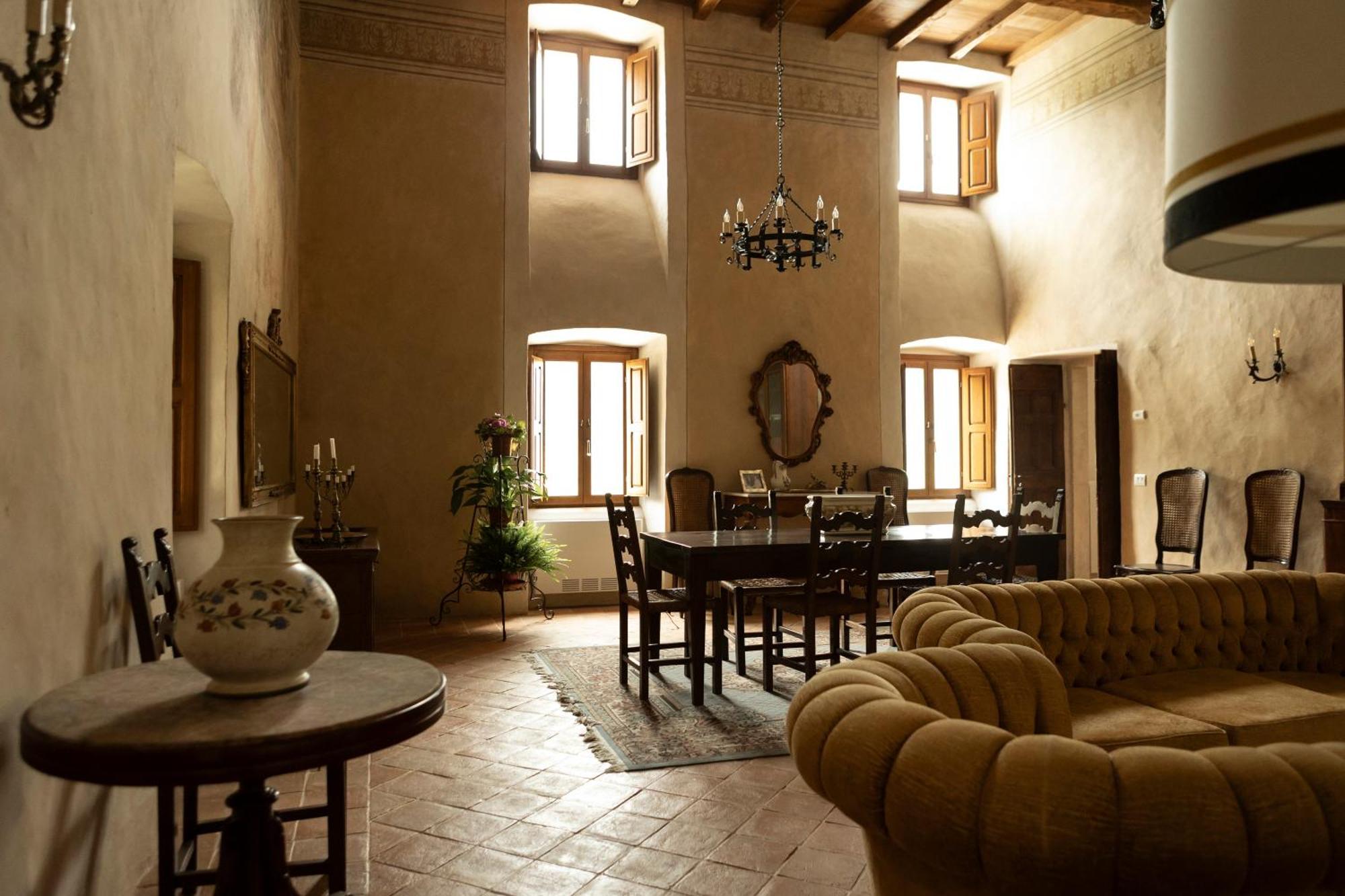 Palazzo Pirro Dimora Storica Bed & Breakfast Acciano Exterior photo